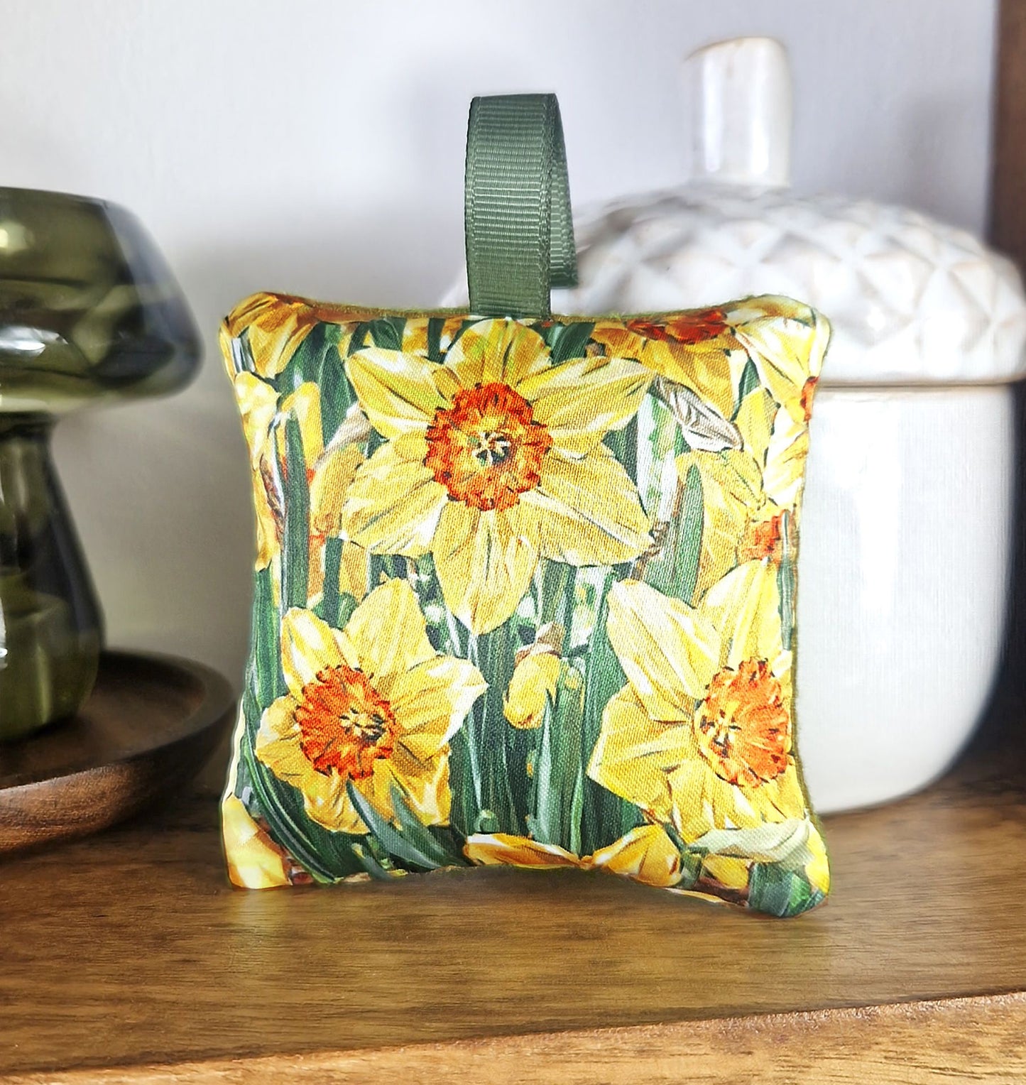 DAFFODIL lavender sachet