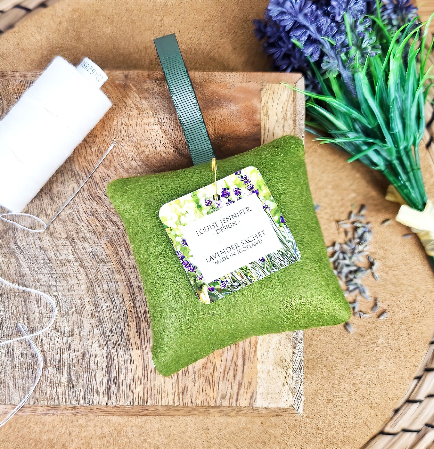 Handmade goldfinch bird illustration sachet | English dried lavender