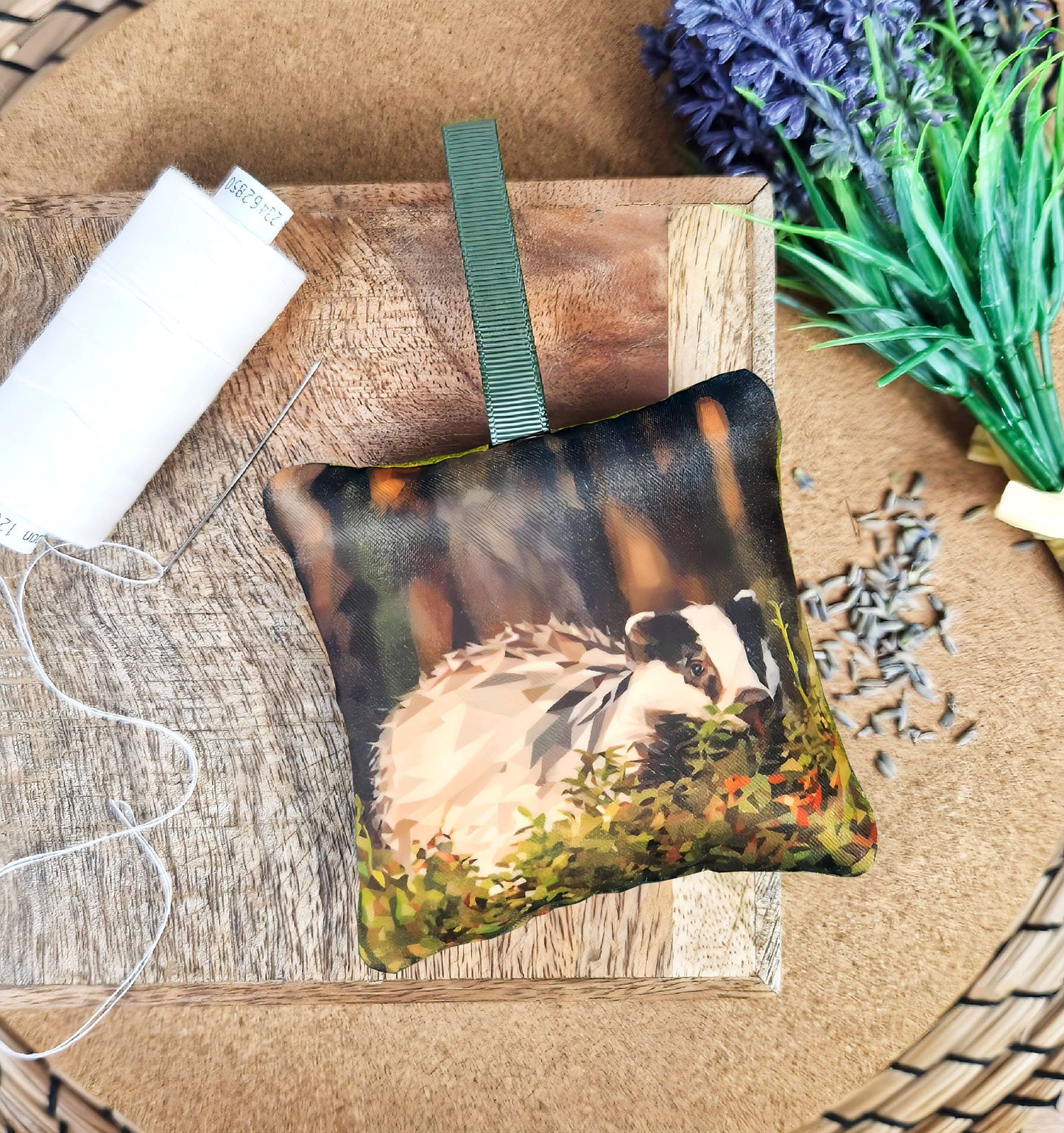 Handmade badger illustration sachet | English dried lavender | British woodlands