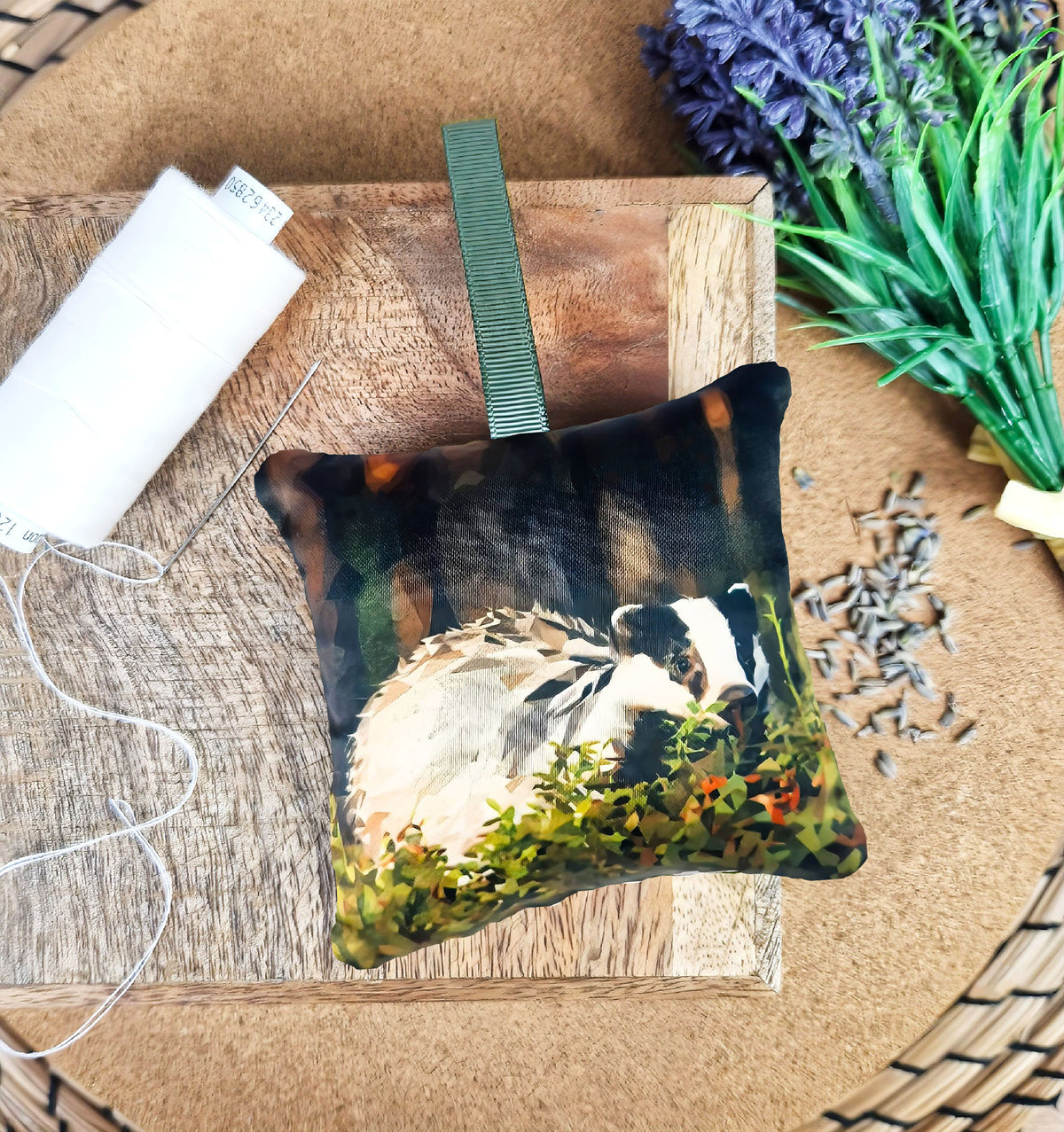 Handmade badger illustration sachet | English dried lavender | British woodlands