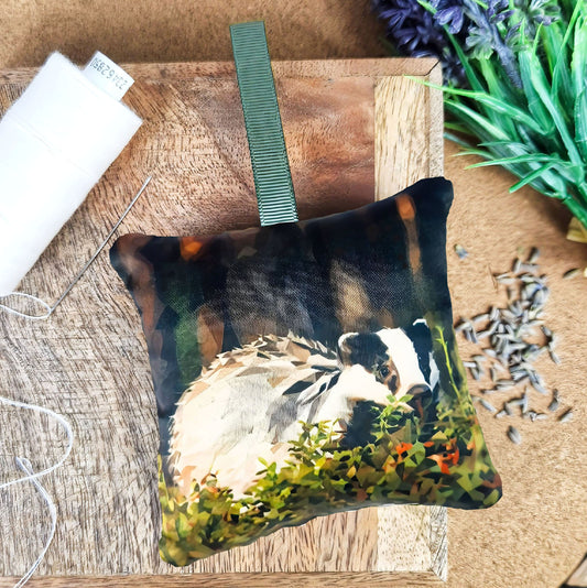 Handmade badger illustration sachet | English dried lavender | British woodlands