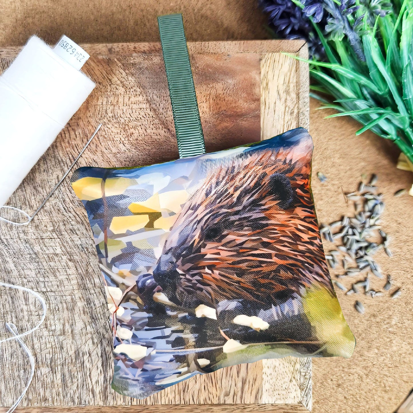 Handmade beaver illustration sachet | English dried lavender | British wildlife