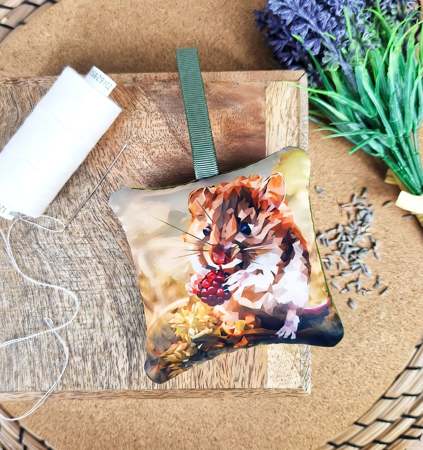 Handmade field mouse illustration sachet | English dried lavender | Scent