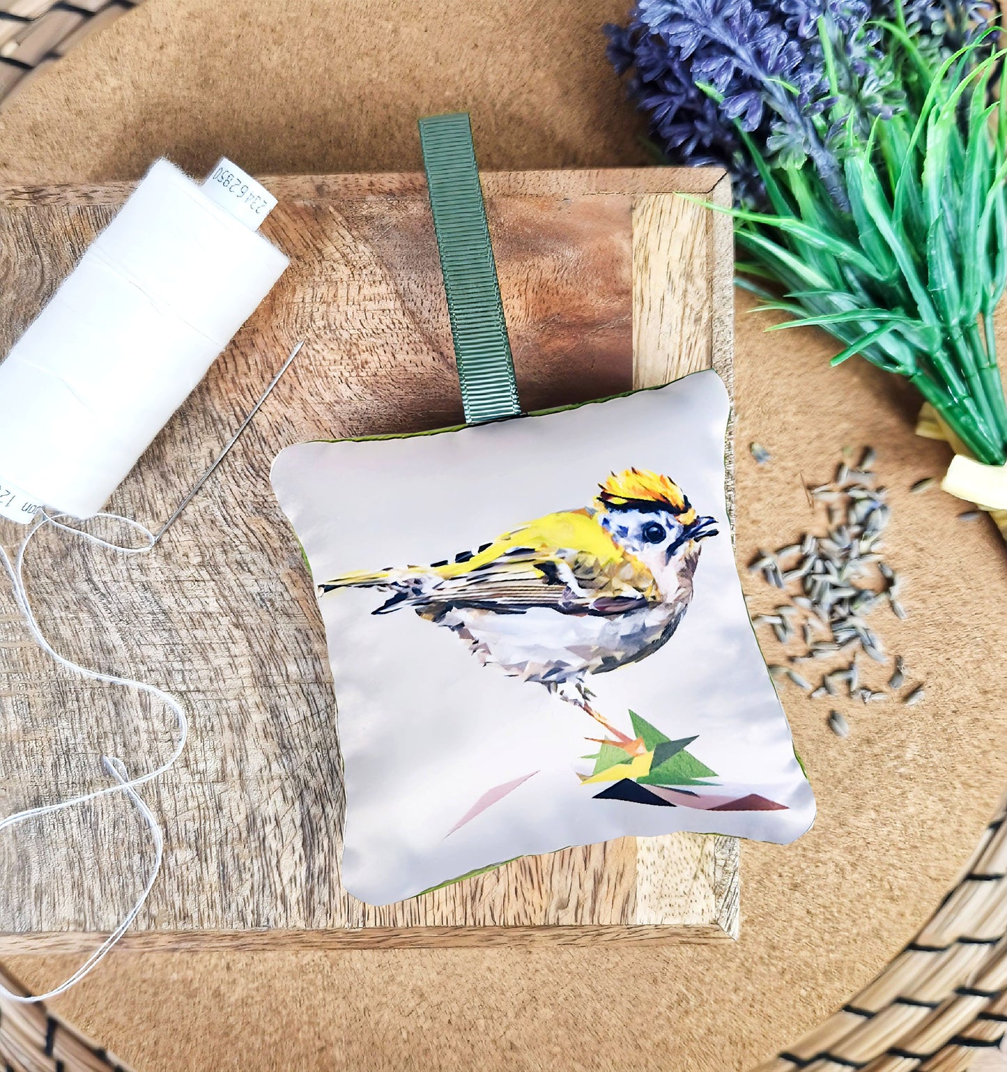 Handmade goldcrest bird illustration sachet | English dried lavender
