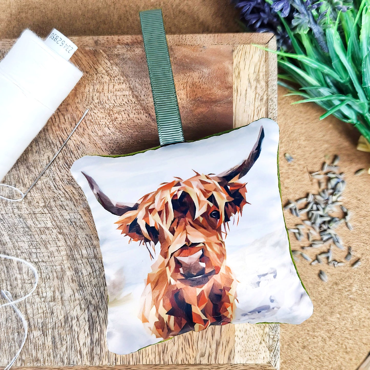 Handmade highland cow illustration sachet | English dried lavender | Scottish