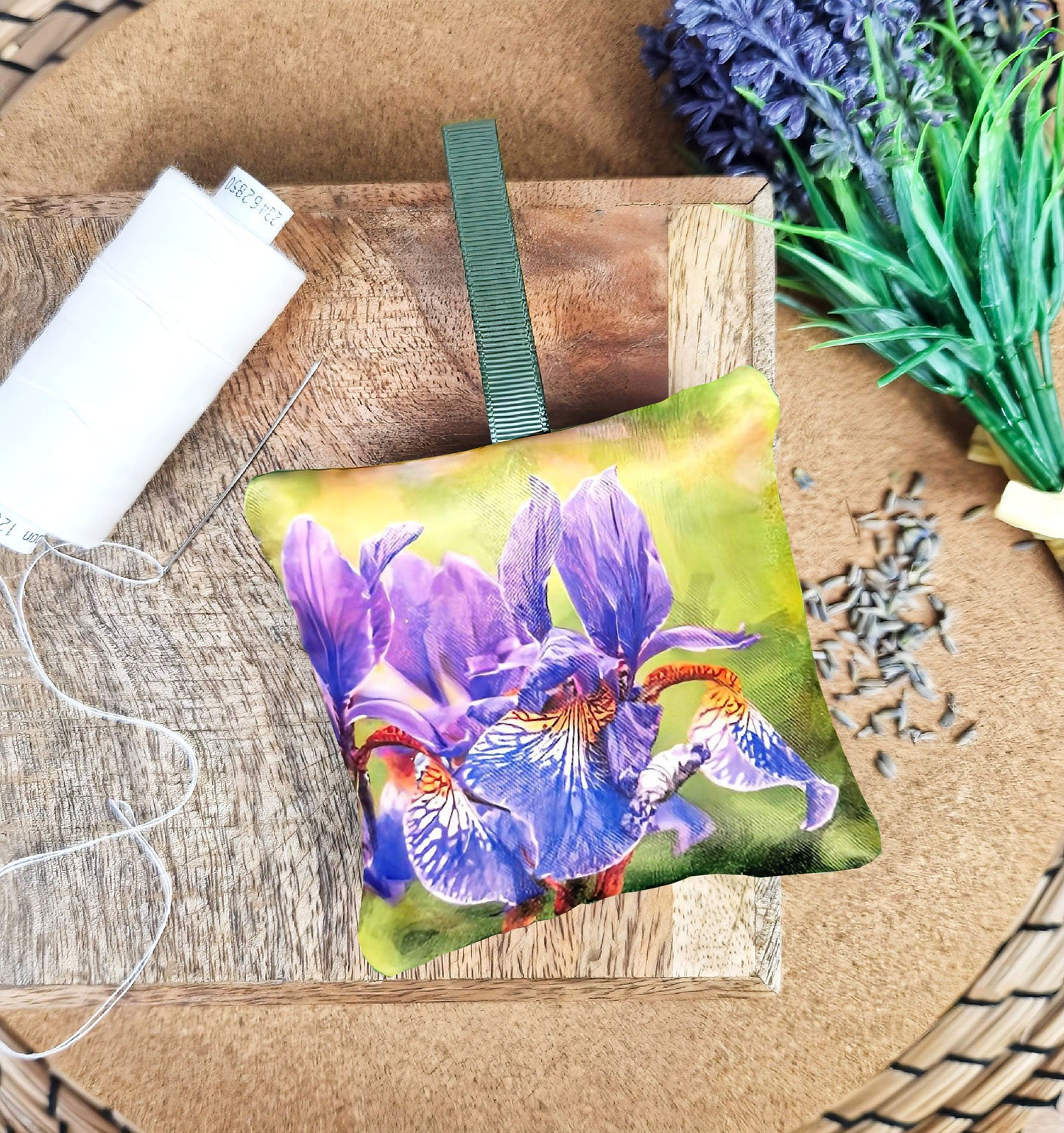 Handmade iris flower illustration sachet | English dried lavender