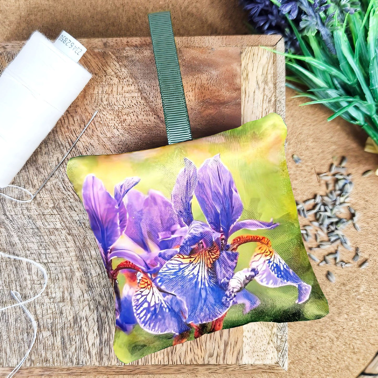 Handmade iris flower illustration sachet | English dried lavender