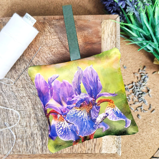 Handmade iris flower illustration sachet | English dried lavender