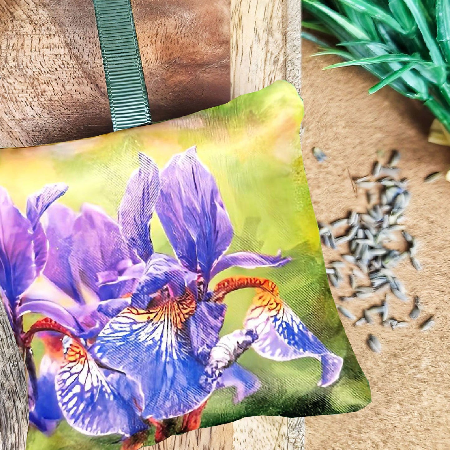 Handmade iris flower illustration sachet | English dried lavender
