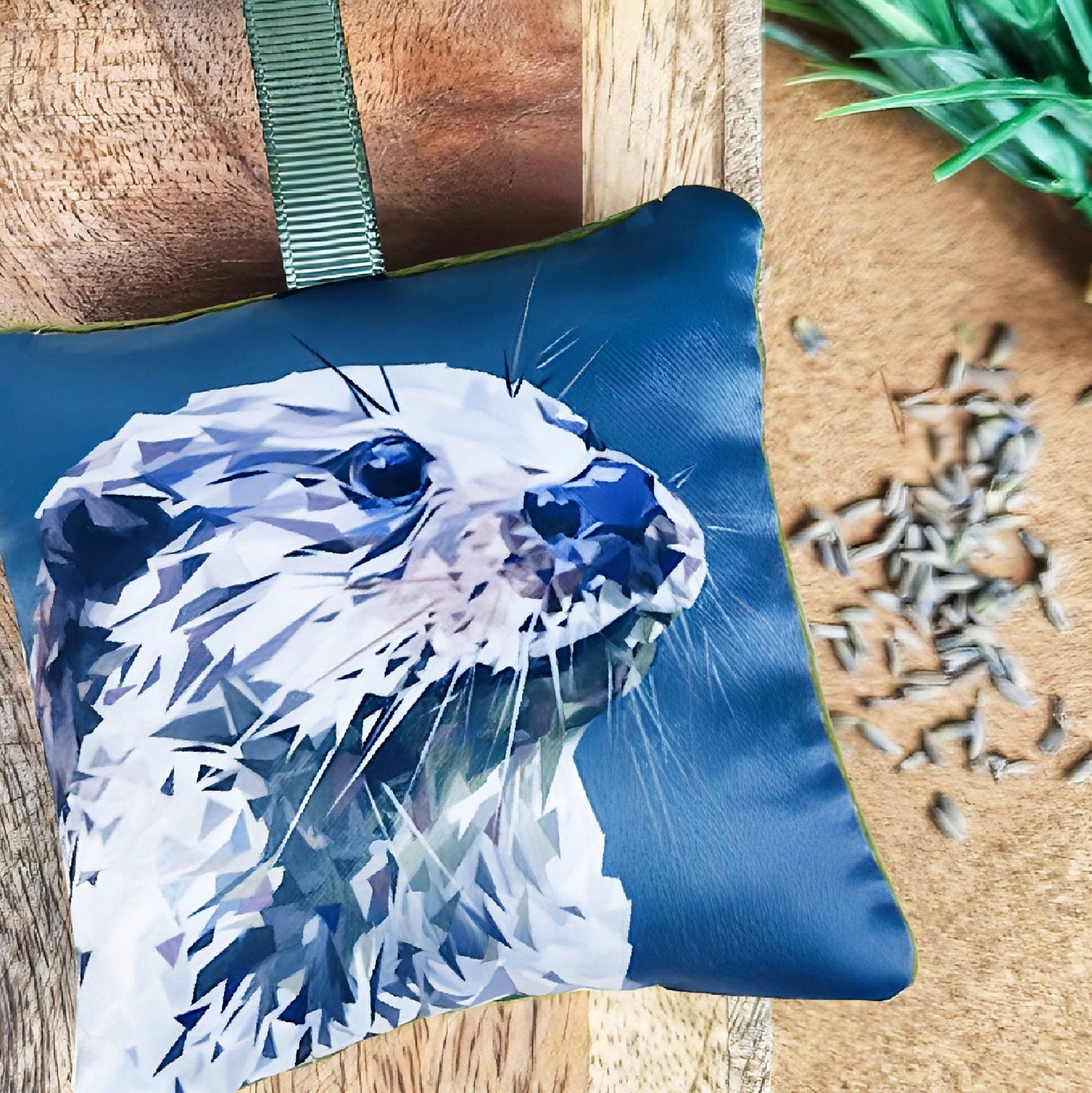 Handmade otter illustration sachet | English dried lavender | Scent