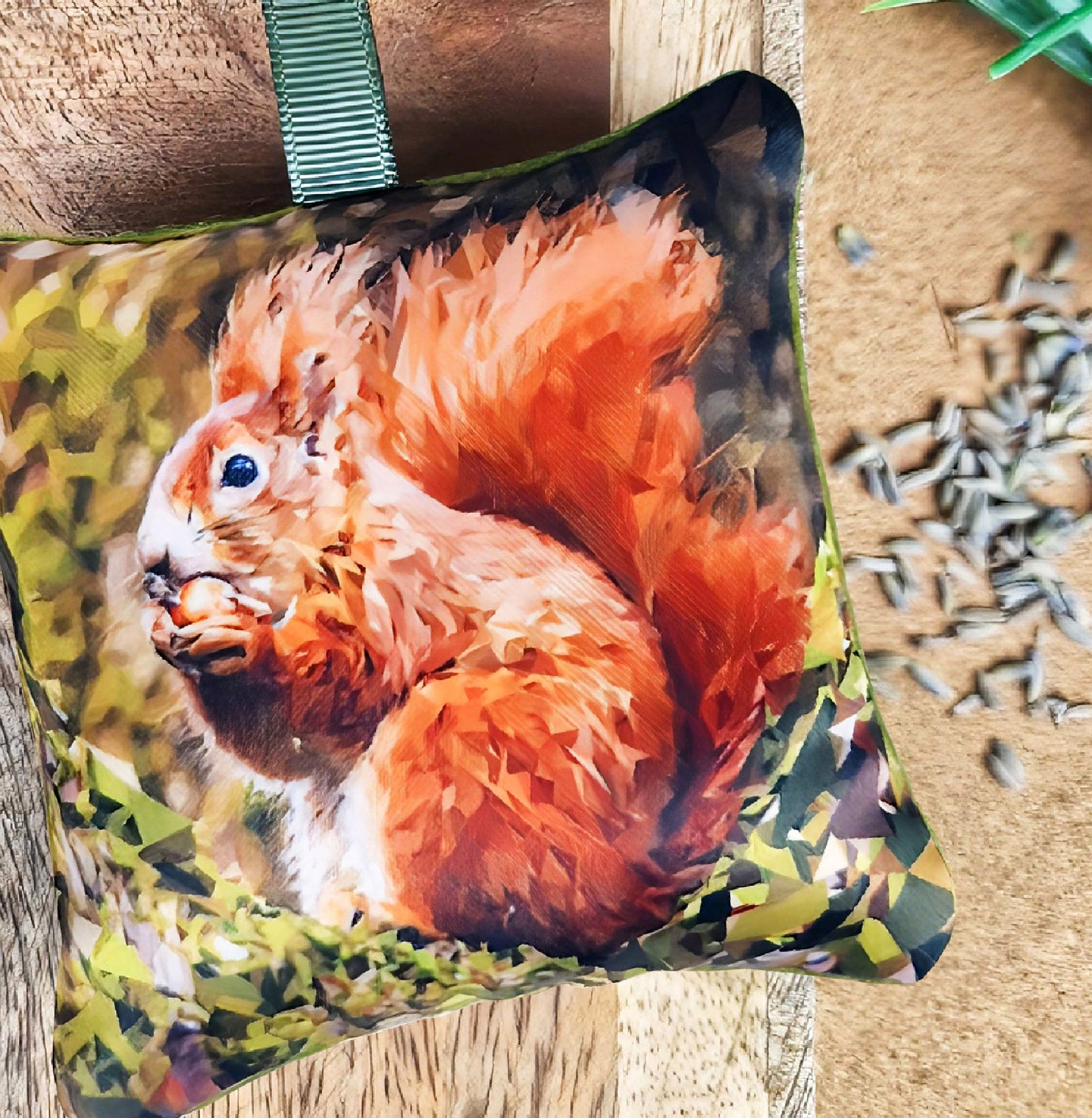 Handmade red squirrel illustration sachet | English dried lavender | British woodlands