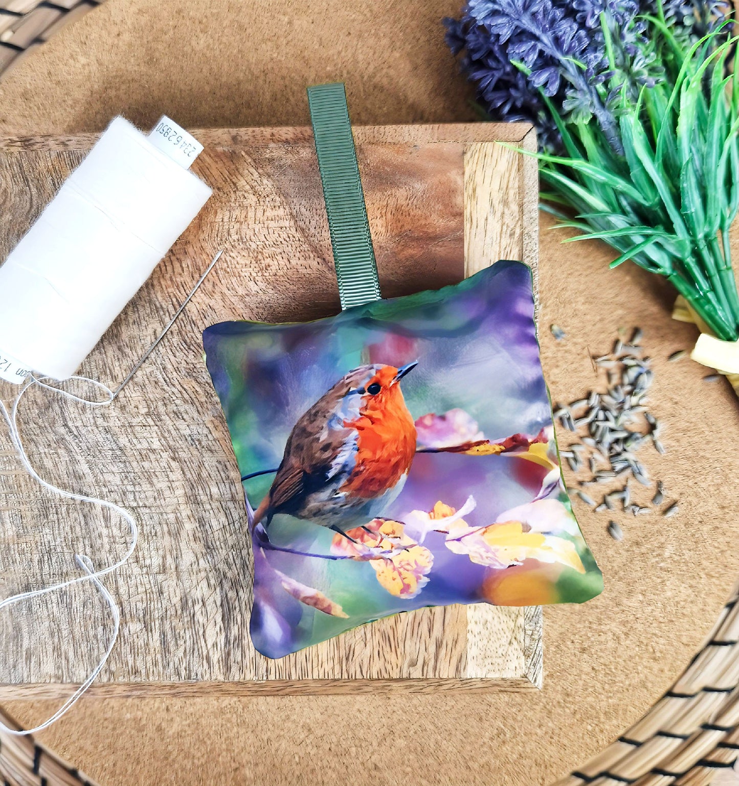 Handmade robin redbreast bird illustration sachet | English dried lavender | Garden birds