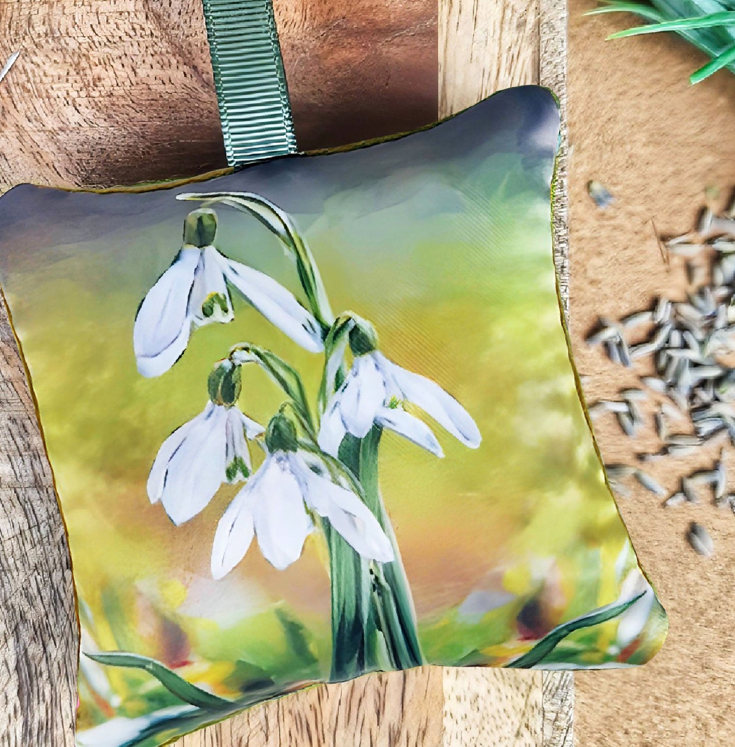 Handmade snowdrop flower illustration sachet | English dried lavender