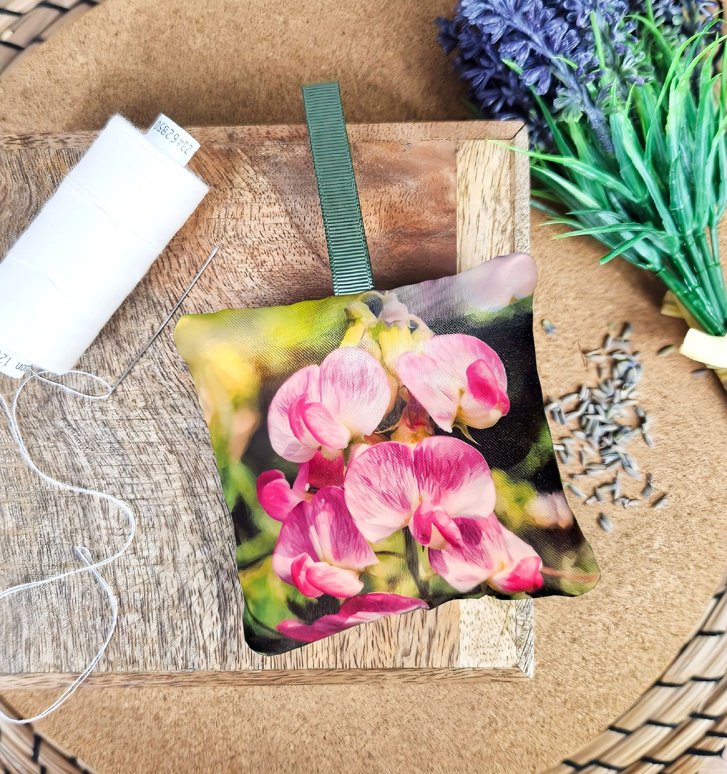 Handmade sweet pea flower illustration sachet | English dried lavender