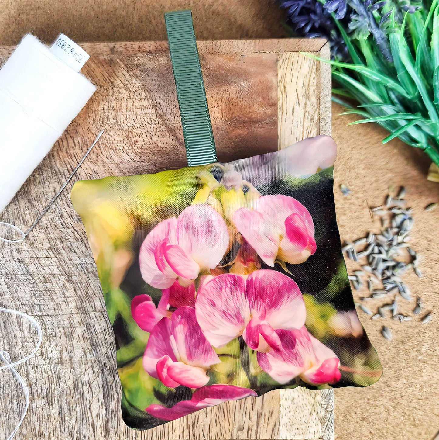 Handmade sweet pea flower illustration sachet | English dried lavender