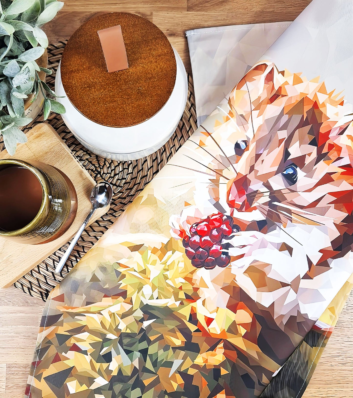 Field mouse tea towel | 100% cotton | British woodlands | Wildlife design