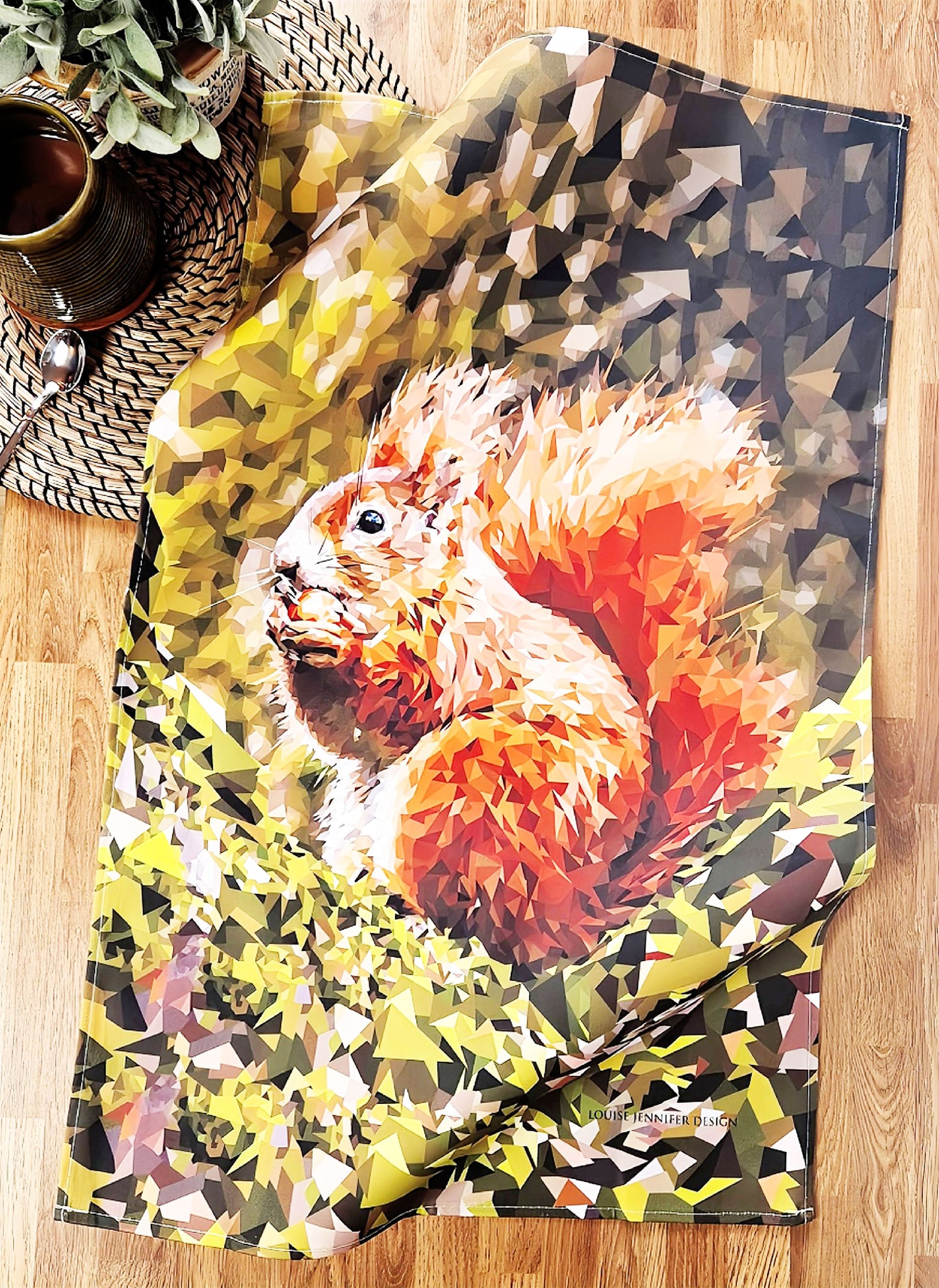Red squirrel tea towel | 100% cotton | British woodland illustration