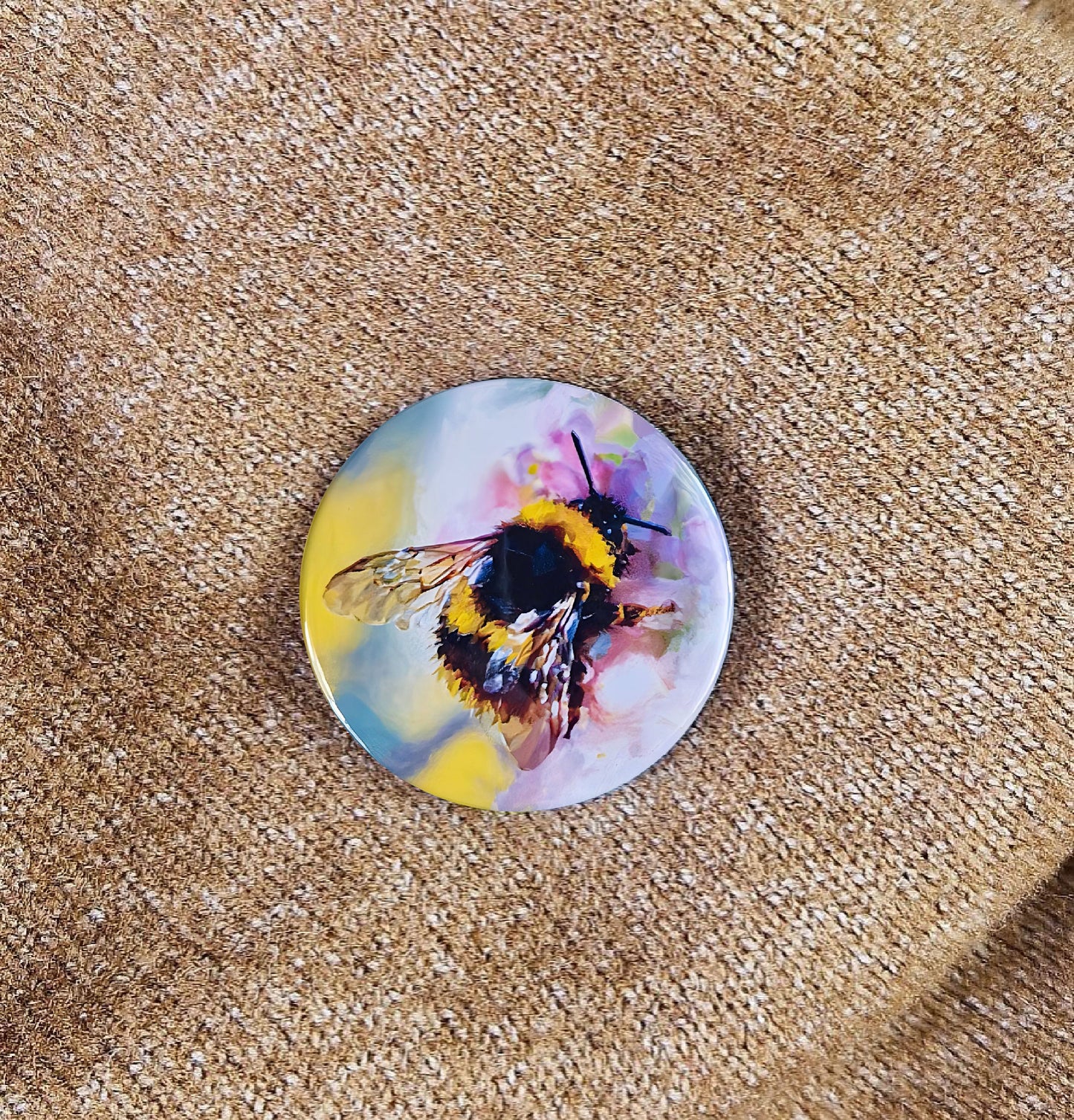 Buff-tailed bumblebee illustration | Mini pin badge | British gardens