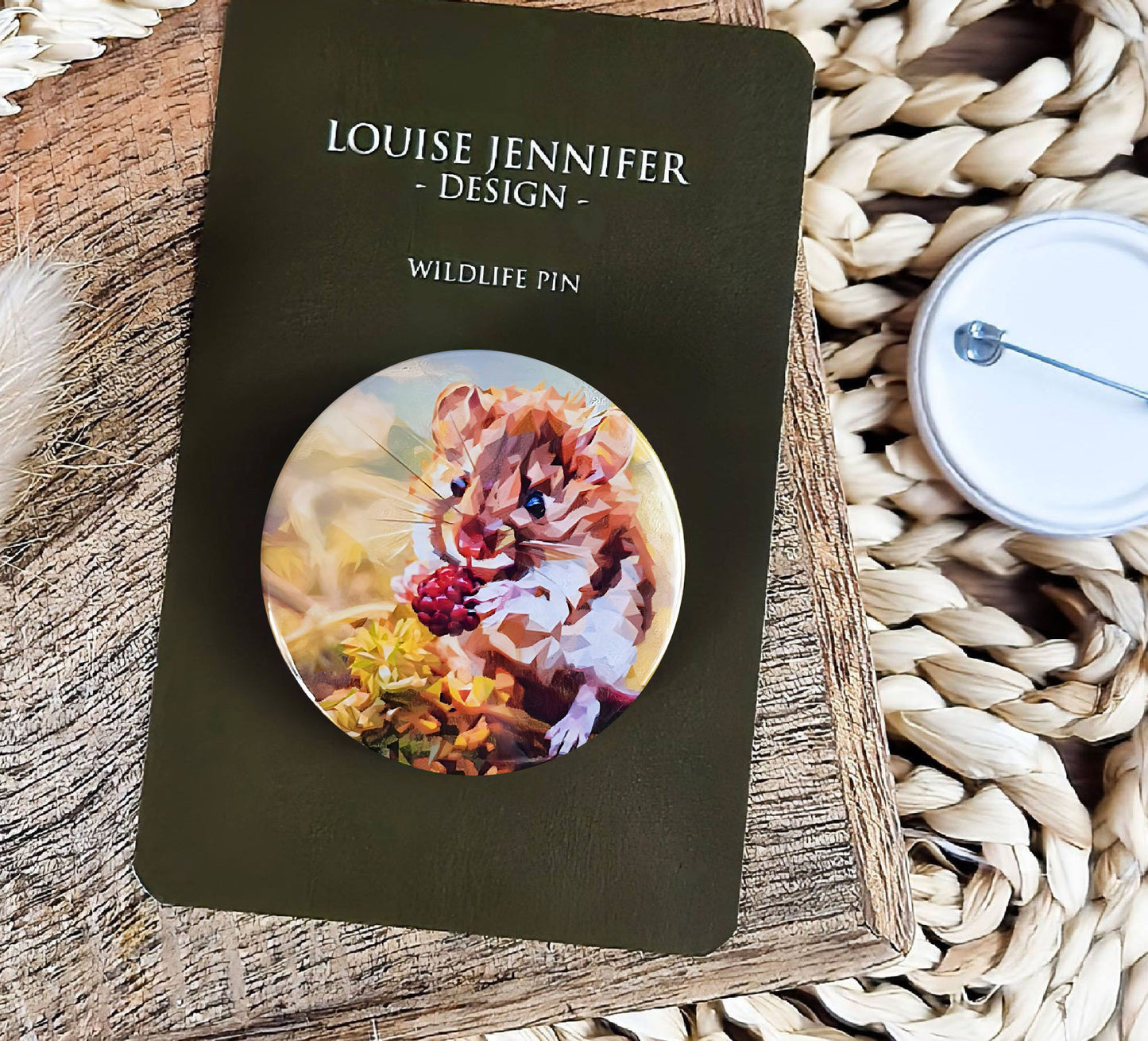Field mouse illustration | Mini pin badge | British woodlands