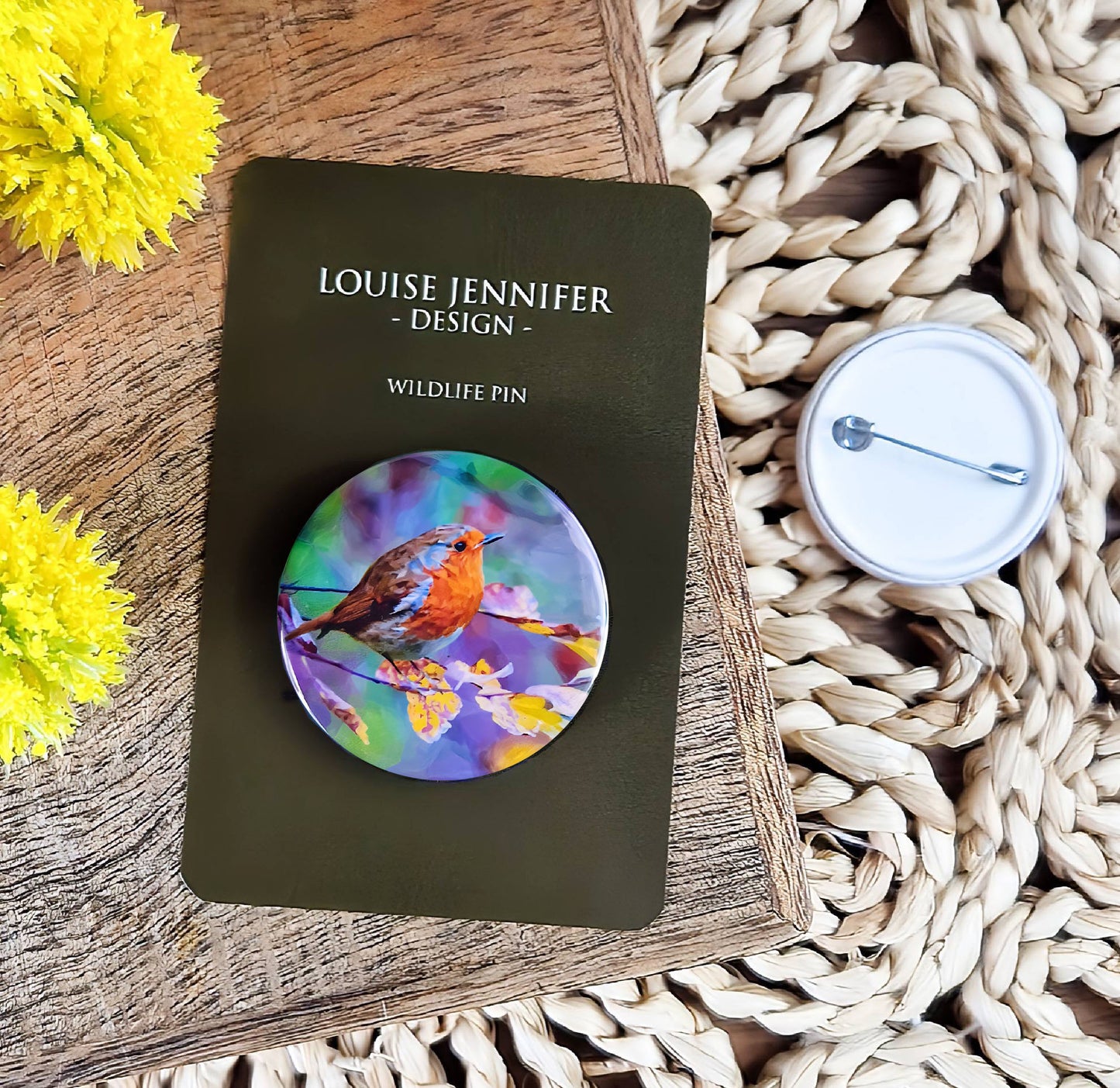 Robin illustration | Mini pin badge| Garden birds