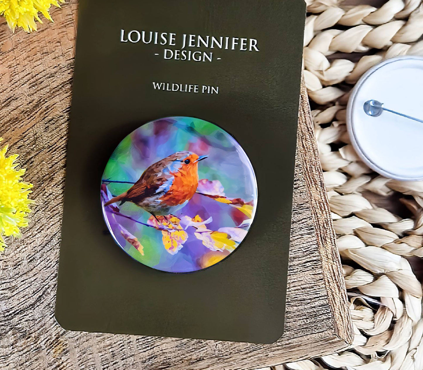 Robin illustration | Mini pin badge| Garden birds