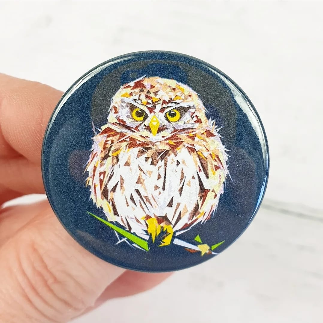 LITTLE OWL pin badge
