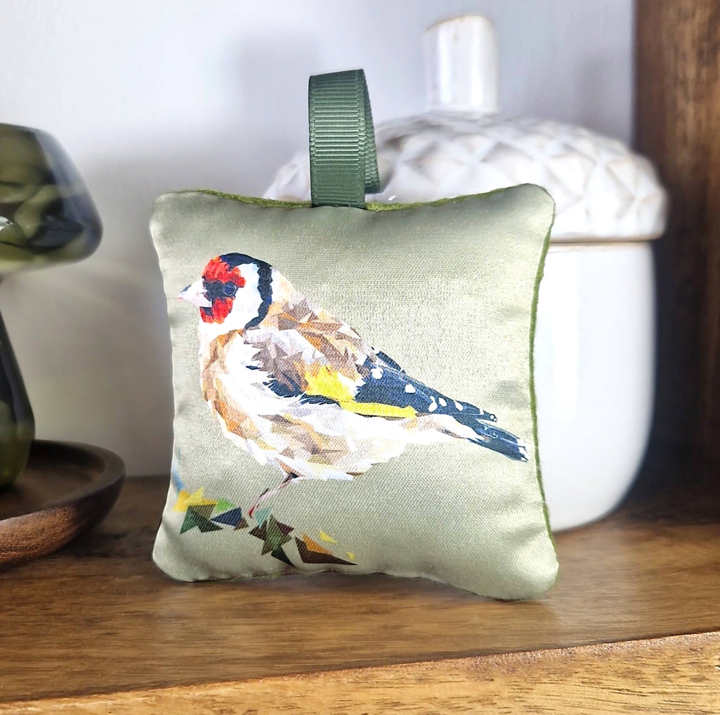 GOLDFINCH lavender sachet