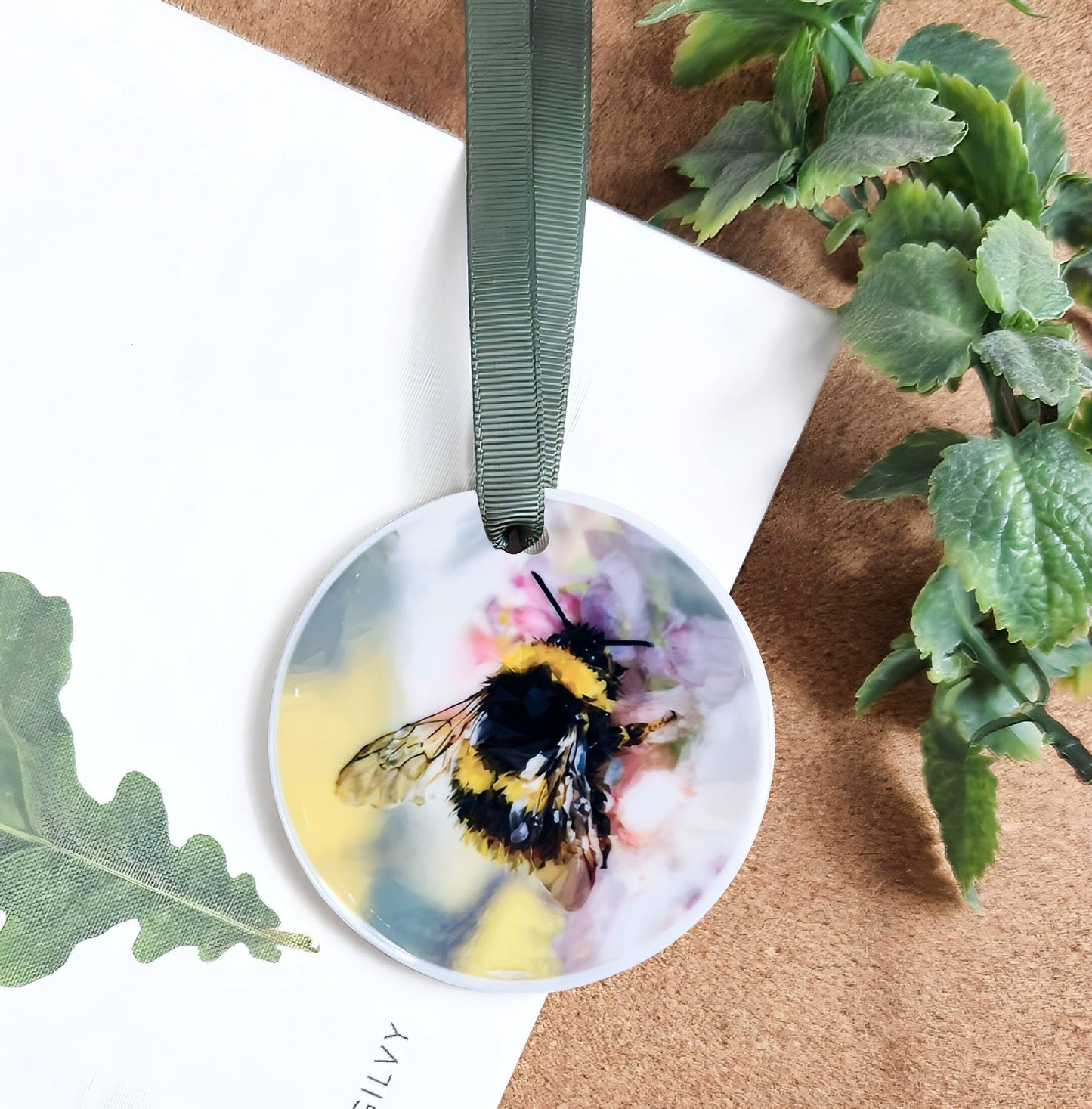 Buff-tailed bumblebee illustration | Hanging ceramic decoration